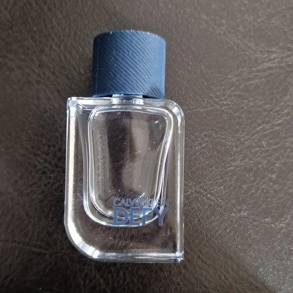 Calvin Klein Defy 15ml Eau de toilette. 3 x 5ml. New, boxed - Picture 2 of 3